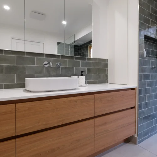 Ensuite in Kangaroo Flat (12)