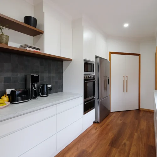 Kitchen in Flora Hill (1)